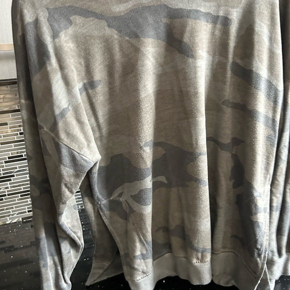 Camo long sleeve - Picture 2 of 4